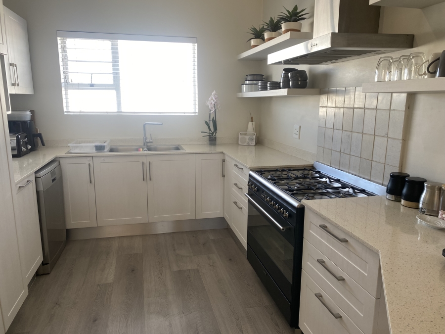 To Let 2 Bedroom Property for Rent in Van Riebeeckstrand Western Cape